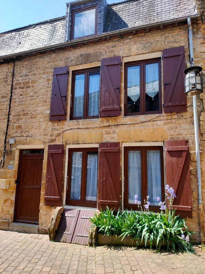 Gite Le Rempart - 3 Etoiles - 6 Personnes - Mouzon  Buitenkant foto